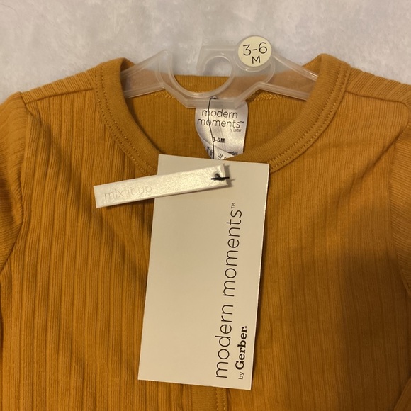 NWT Gerber and Carters zippered pajamas. - Picture 3 of 4